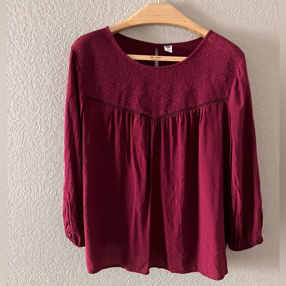 Embroidered maroon 3/4 sleeve blouse XL
